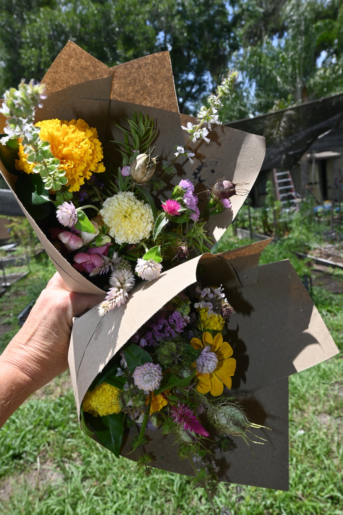 *Joy Bringers* Mini-bouquet