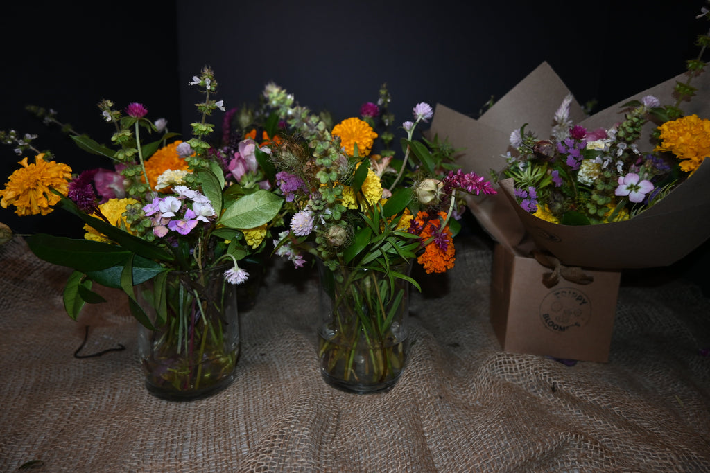 *Joy Bringers* Mini-bouquet